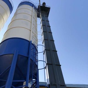 Elevator ember dengan sabuk baja berkawat